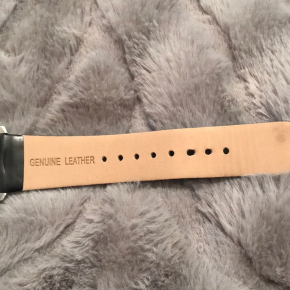 Kenneth Cole Mans Watch. - Picture 5 of 6